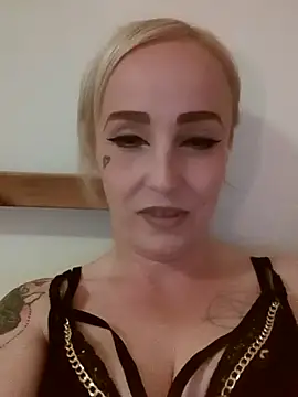 LadyFontaine online show from April 16, 2026, 9:39 pm