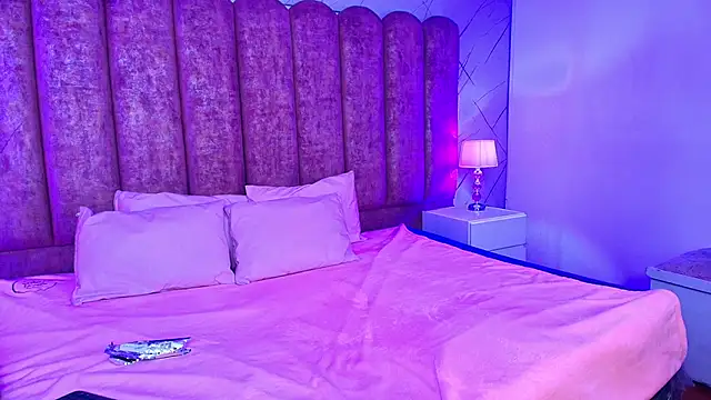 sweetlyundone online show from April 10, 2026, 9:19 pm