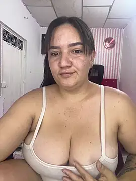 Snapshot of Fresita-12 chatting on April 15, 2026, 2:18 am Fresita-12 online show from April 15, 2026, 2:18 am