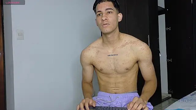 Snapshot of JakeMonroe chatting on April 8, 2026, 2:06 pm JakeMonroe online show from April 8, 2026, 2:06 pm