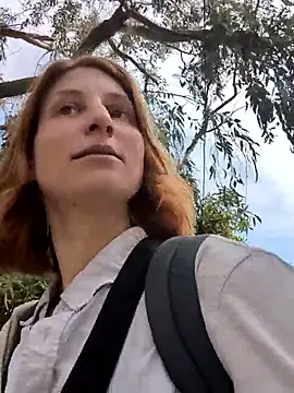 Snapshot of Julialexxxx chatting on April 7, 2026, 10:37 am Julialexxxx online show from April 7, 2026, 10:37 am