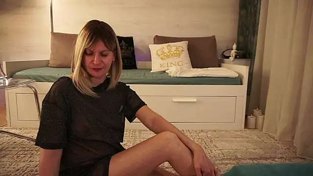 Snapshot of SweetLilTrouble chatting on April 8, 2026, 9:04 pm SweetLilTrouble online show from April 8, 2026, 9:04 pm