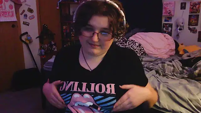 Snapshot of femcelsam chatting on April 8, 2026, 4:01 am femcelsam online show from April 8, 2026, 4:01 am