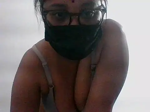 Snapshot of sexy_nita chatting on April 11, 2026, 2:43 pm sexy nita online show from April 11, 2026, 2:43 pm