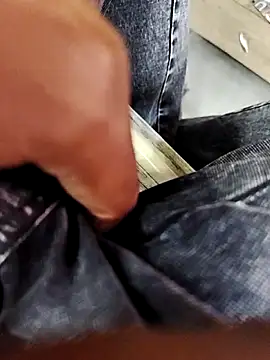 Snapshot of X-boy-11 chatting on April 9, 2026, 10:20 am X-boy-11 online show from April 9, 2026, 10:20 am