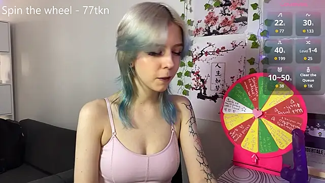 LunaBless online show from June 4, 2026, 3:07 pm