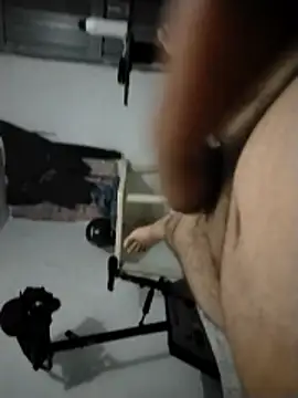 Snapshot of Yovanymartinez chatting on April 16, 2026, 4:35 am Yovanymartinez online show from April 16, 2026, 4:35 am