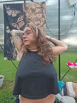 Snapshot of Blondejenn chatting on June 10, 2026, 11:20 am Blondejenn online show from June 10, 2026, 11:20 am