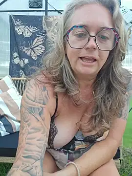 Snapshot of Blondejenn chatting on June 12, 2026, 11:20 am Blondejenn online show from June 12, 2026, 11:20 am