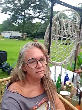 Snapshot of Blondejenn chatting on July 6, 2026, 11:40 am Blondejenn online show from July 6, 2026, 11:40 am