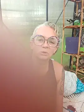 Snapshot of Blondejenn chatting on July 7, 2026, 11:47 am Blondejenn online show from July 7, 2026, 11:47 am
