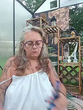 Snapshot of Blondejenn chatting on July 9, 2026, 11:25 am Blondejenn online show from July 9, 2026, 11:25 am
