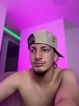 Snapshot of ZarcooX chatting on April 7, 2026, 7:20 am ZarcooX online show from April 7, 2026, 7:20 am