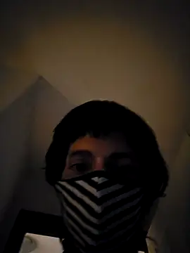 Wayuphornybttm online show from April 5, 2026, 11:57 pm