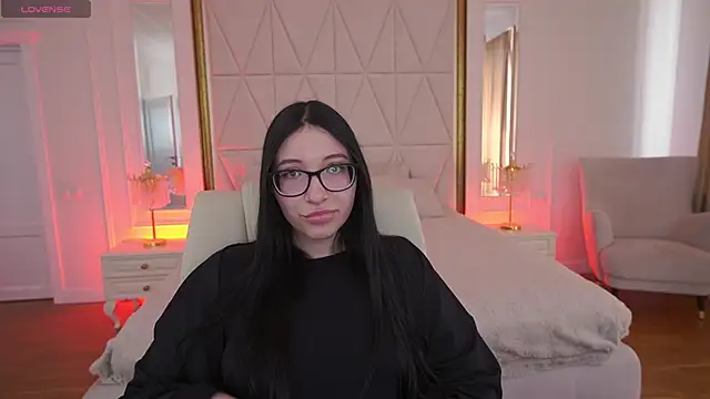 SsoftAura online show from April 6, 2026, 8:15 am