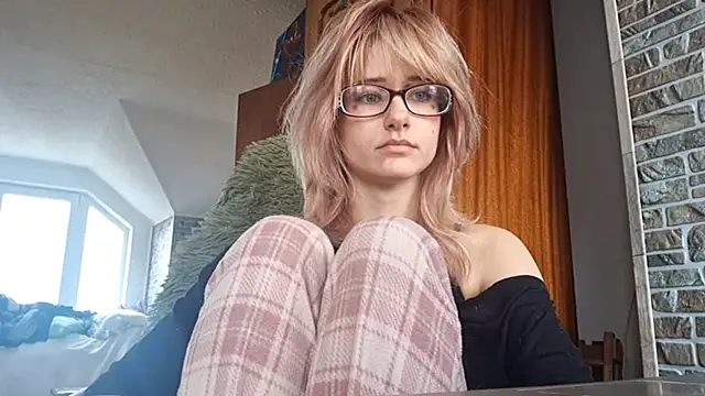 IceeWomen online show from April 8, 2026, 1:00 pm