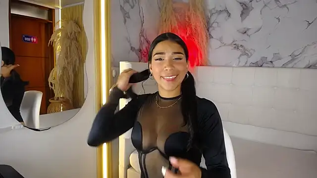 Taliasweet online show from May 26, 2026, 7:43 pm