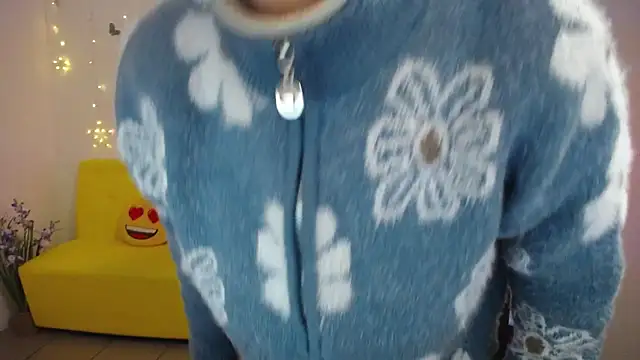 NikaMayu online show from April 28, 2026, 5:01 am