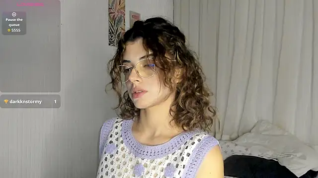 Snapshot of katyRousseX_ chatting on June 25, 2026, 3:17 am katyRousseX online show from June 25, 2026, 3:17 am