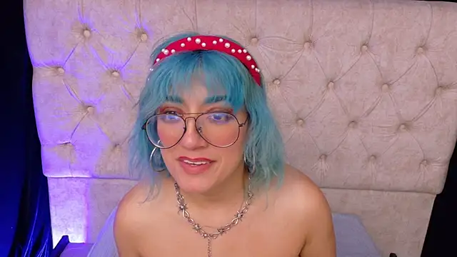 Snapshot of Zafiro_Kitsune chatting on July 20, 2026, 10:39 am Zafiro Kitsune online show from July 20, 2026, 10:39 am