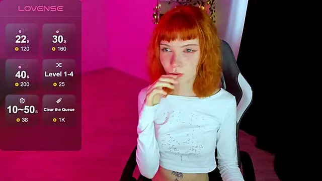 Snapshot of starker_wind chatting on June 3, 2026, 1:25 pm starker wind online show from June 3, 2026, 1:25 pm
