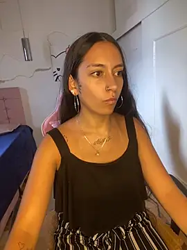 DulceLatinaxo online show from June 1, 2026, 8:43 pm