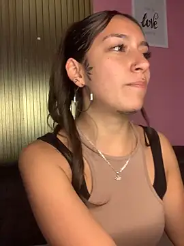 DulceLatinaxo online show from June 4, 2026, 9:10 pm