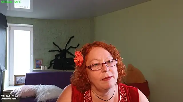 Snapshot of Fara_Flutte chatting on July 18, 2026, 10:19 am Fara Flutte online show from July 18, 2026, 10:19 am