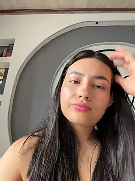Snapshot of VioletRousee chatting on June 14, 2026, 3:36 pm VioletRousee online show from June 14, 2026, 3:36 pm