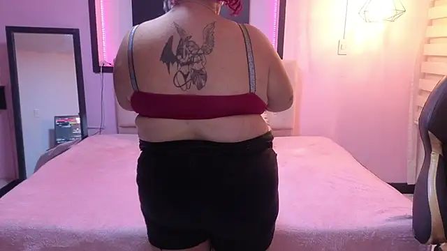 Snapshot of Sweet_cat_t chatting on June 17, 2026, 2:25 am Sweet cat t online show from June 17, 2026, 2:25 am