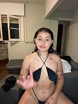 vickdaqui online show from April 14, 2026, 11:33 pm