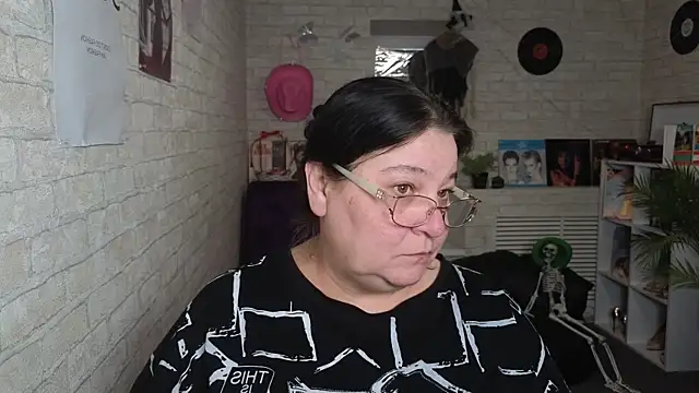 Juno Joyful online show from April 20, 2026, 6:49 am