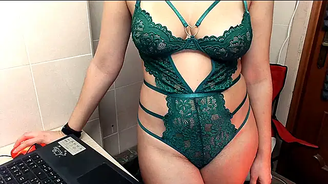 littledream20 online show from February 27, 2026, 4:56 am