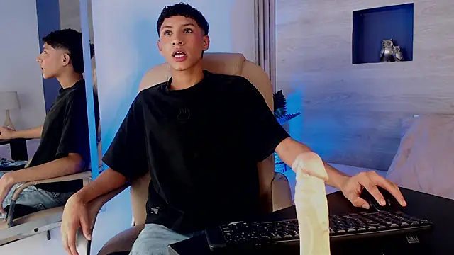 Velvet An online show from April 30, 2026, 4:08 am