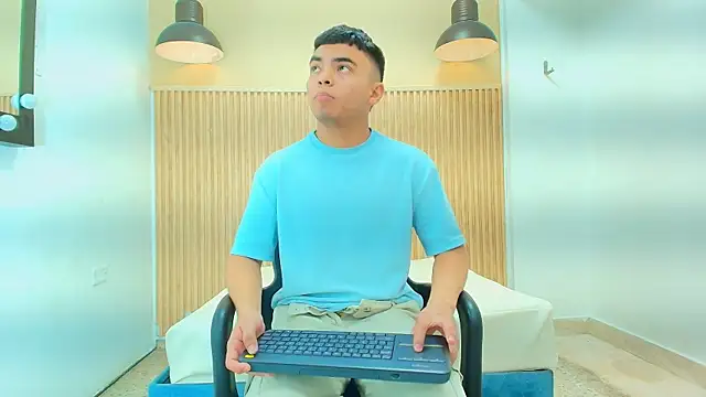 Snapshot of THIAM_KELLER1 chatting on April 9, 2026, 7:30 pm THIAM KELLER1 online show from April 9, 2026, 7:30 pm