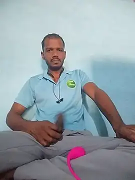 Snapshot of daddyishere102 chatting on April 12, 2026, 5:12 am daddyishere102 online show from April 12, 2026, 5:12 am