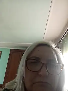 Snapshot of AureliaSky598 chatting on May 10, 2026, 11:59 am AureliaSky598 online show from May 10, 2026, 11:59 am