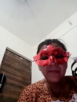 Charming-Cherry online show from April 11, 2026, 8:13 pm