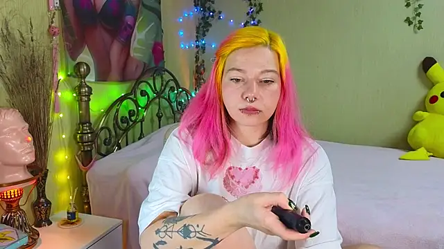 Sansarella online show from December 15, 2025, 1:04 pm