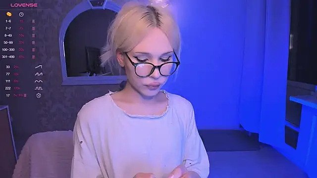 kristiallsooppp online show from April 8, 2026, 5:46 pm