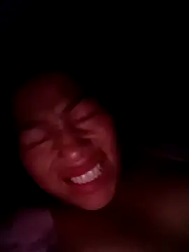 gatita2303 online show from April 14, 2026, 8:20 am