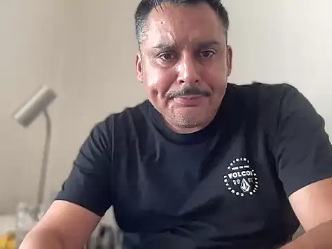 Necesitotrabajo online show from April 8, 2026, 5:02 pm