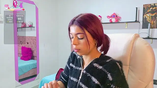 VelinaHoney online show from June 10, 2026, 12:48 pm