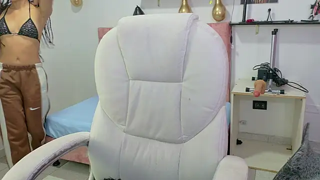 VelinaHoney online show from July 17, 2026, 12:34 pm