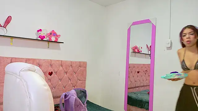 VelinaHoney online show from July 28, 2026, 12:34 pm