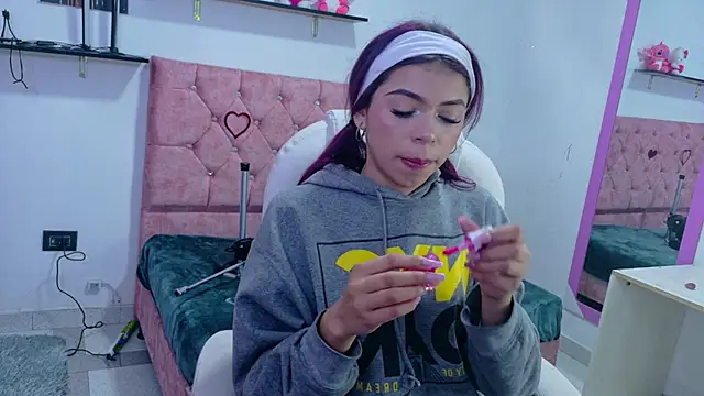 VelinaHoney online show from July 29, 2026, 12:25 pm