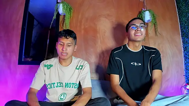 rafael velvet online show from April 9, 2026, 10:48 pm