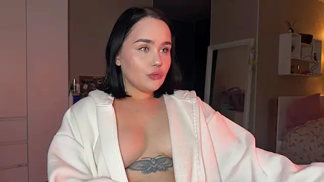 Snapshot of lola_raze chatting on June 27, 2026, 9:20 pm lola raze online show from June 27, 2026, 9:20 pm