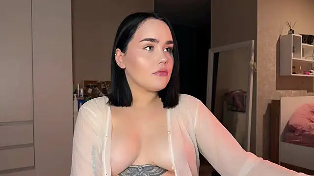 Snapshot of lola_raze chatting on July 5, 2026, 8:16 pm lola raze online show from July 5, 2026, 8:16 pm