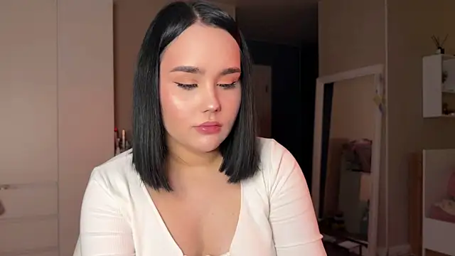 Snapshot of lola_raze chatting on July 12, 2026, 12:01 am lola raze online show from July 12, 2026, 12:01 am